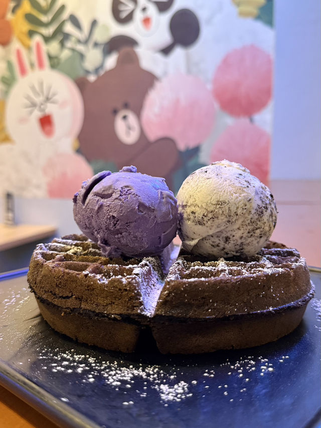 Hyogaki Dessert Café – Yishun’s Hidden Gem for Waffles and Gelato with Line Friends