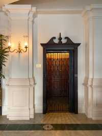 A hotel that made you time-traveled to the British era.