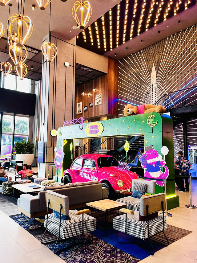 “Sustainably Stylish: Moxy Putrajaya Vibes”
