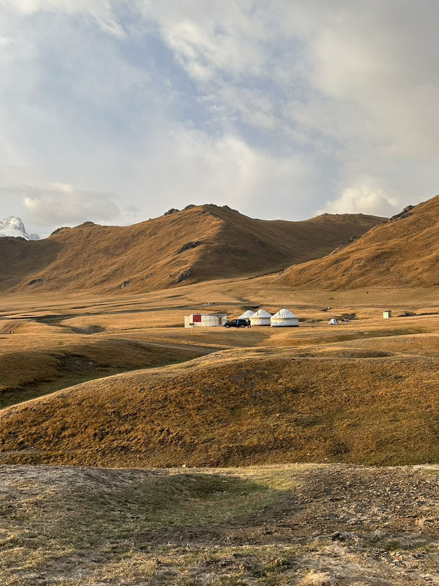 🛖 🐴 🏔️ The most scenic road in Kyrgyzstan 