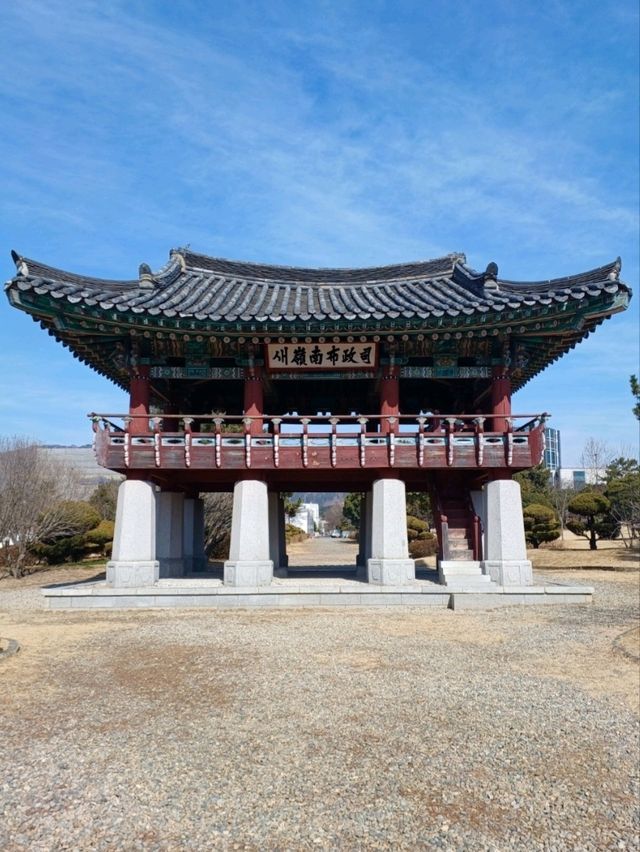 예술 속을 걷는 도심 속 공원이었어요🎨