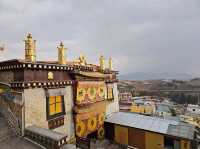 วัดซงจ้านหลิน (GandenSumtseling Monastery)