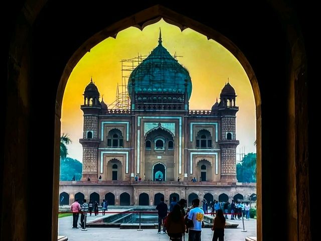 Discovering Serenity in the Heart of Delhi: Safdarjung Tomb