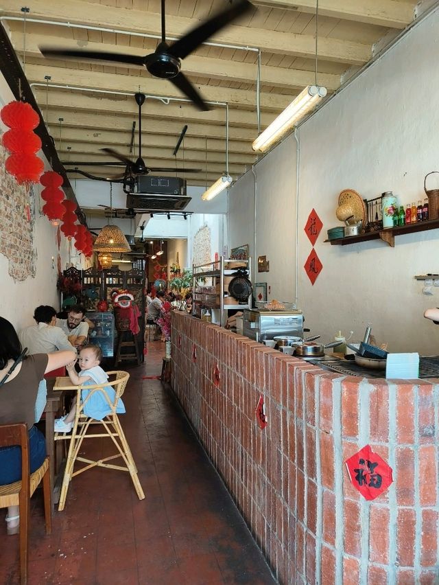 Local Comfort Food in a Retro Hideout