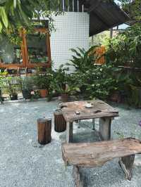 คาเฟ่เปิดใหม่สไตล์โฮมมี่ย่านศรีราชา