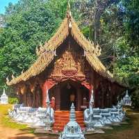 ไหว้พระและชมวัดสวยกลางป่า