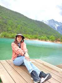 Blue Moon Valley: Where Nature Shows Off in Style