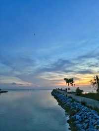 Where the Sea Meets the Sky: Sunset Serenity at Pantai Malindo
