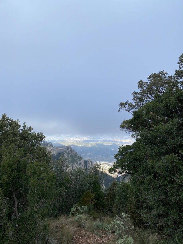 Viewing and testing close to Barcelona: the BENEDICTINE MONASTERY OF SANTA MARIA DE MONTSERRAT