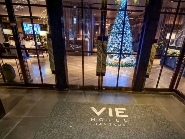 🌆 Urban Sophistication at Its Best – VIE Hotel Bangkok 💼🌸