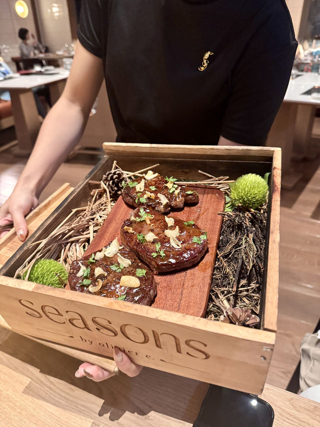 W Hotel重現料理鼠王雜菜煲「Seasons」