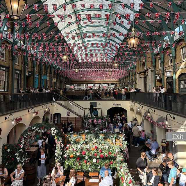 🍏🎭 Covent Garden: London’s Vibrant Hub of Street Performers, Boutiques & Historic Charm