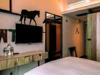 "Ipoh's Artistic Urban Retreat"