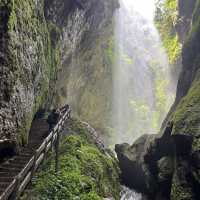 รีวิวสถานที่: 龙水峡地缝 (Longshuixia Gorge)