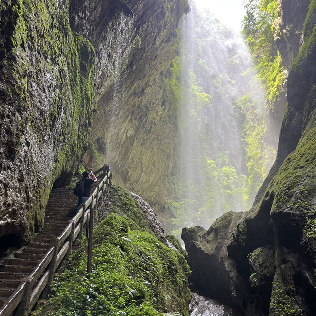 รีวิวสถานที่: 龙水峡地缝 (Longshuixia Gorge)
