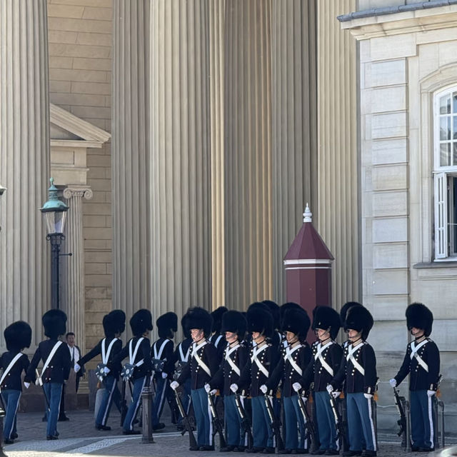 🇩🇰 Amalienborg Palace 💂‍♂️ Royal Moments in Copenhagen