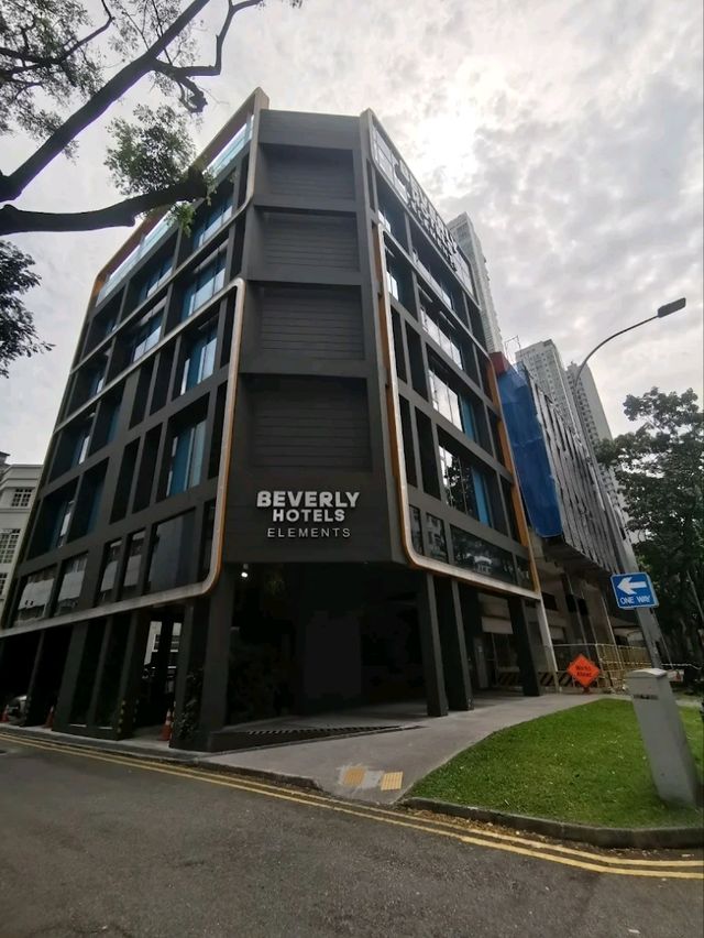 “Cozy Clean Convenience by Lavender MRT”