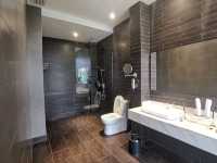 “Riverside Heritage Boutique: Culture, Comfort & Charm”