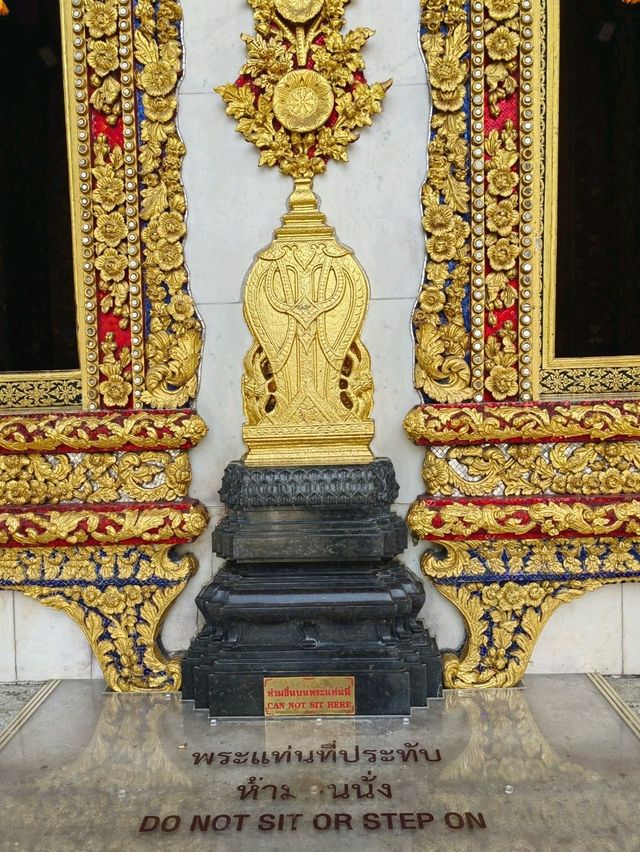 วัดบวรนิเวศวิหาร – ศูนย์รวมจิตใจกลางกรุง 