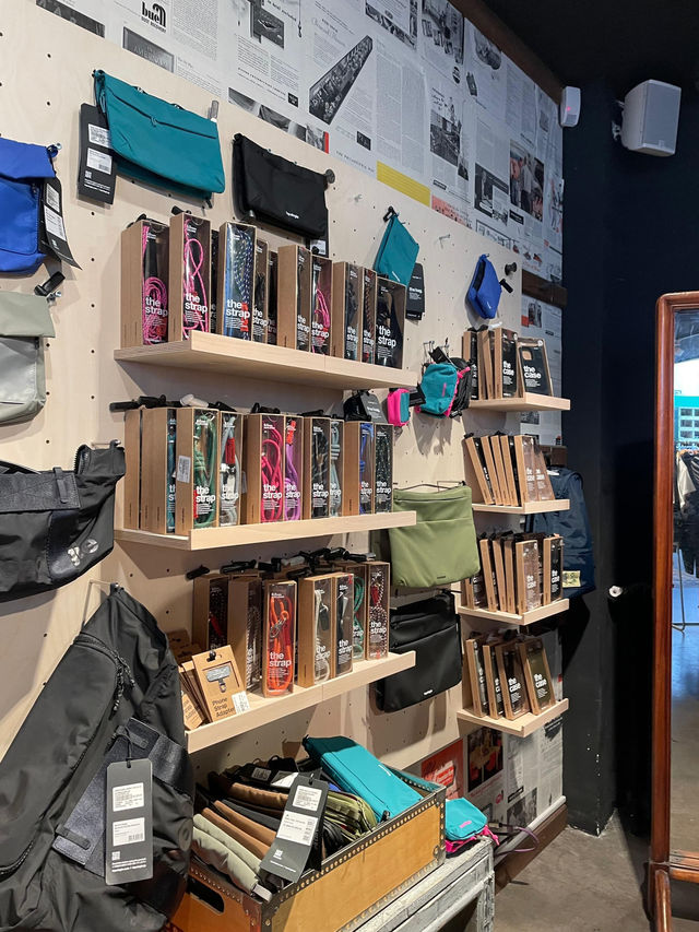 🇫🇷 Merci ! A cool lifestyle store in Paris 