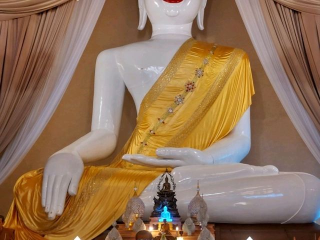 วัดหลวงพี่แซม พนัสนิคม