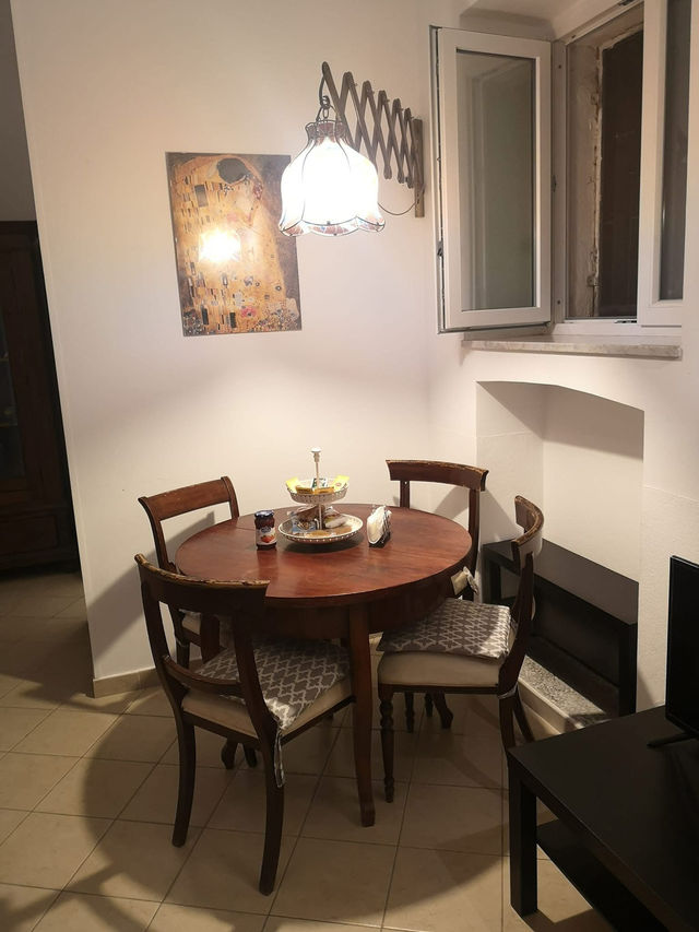 サッシ地区の中心にある隠れ家的なB&B。温かいおもてなしと素朴な魅力が詰まっています。