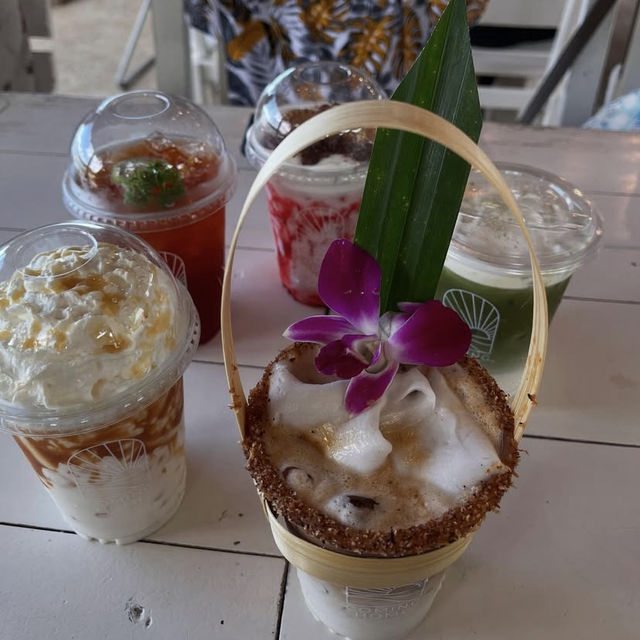 📍 Coming Home Café – ราไวย์ ภูเก็ต 