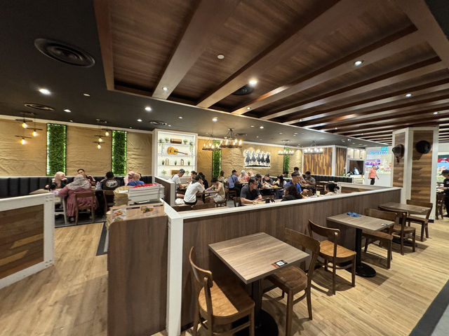 🥩 Busy Night at ANDES by Astons (IMM) – Good Food, But Some Tech & Timing Hiccups