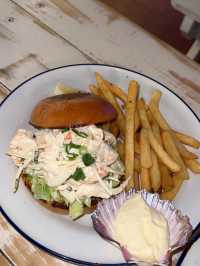 🦞 Seafood Heaven in Lorne – Captain Hooked Delivers! 🌶️🍴