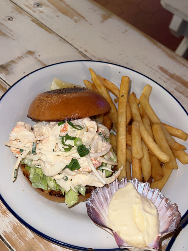 🦞 Seafood Heaven in Lorne – Captain Hooked Delivers! 🌶️🍴