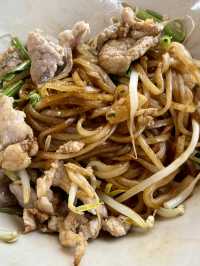 高雄大立百貨A館電影院旁邊（大城老船麵）美食小吃.值得推薦大家