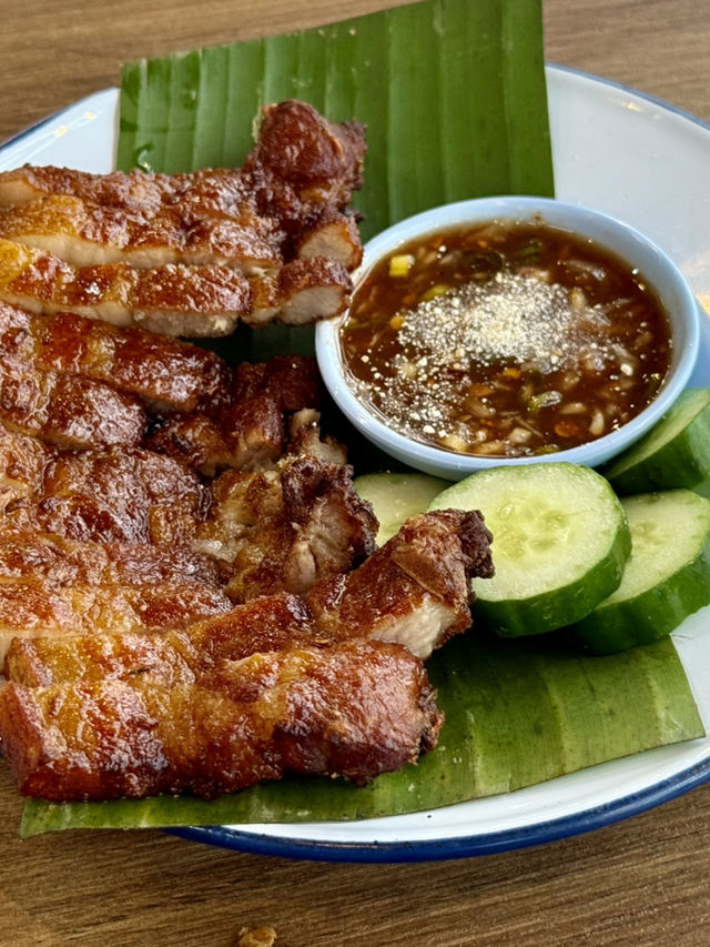 高雄大立百貨A館電影院旁邊（大城老船麵）美食小吃.值得推薦大家