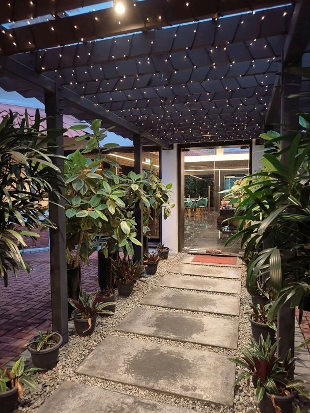 A Perfect Spot for Dinner and Good Vibes