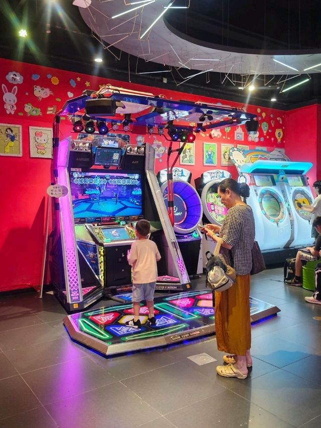 大人與細路都啱玩嘅室內遊戲機中心：星際傳奇
