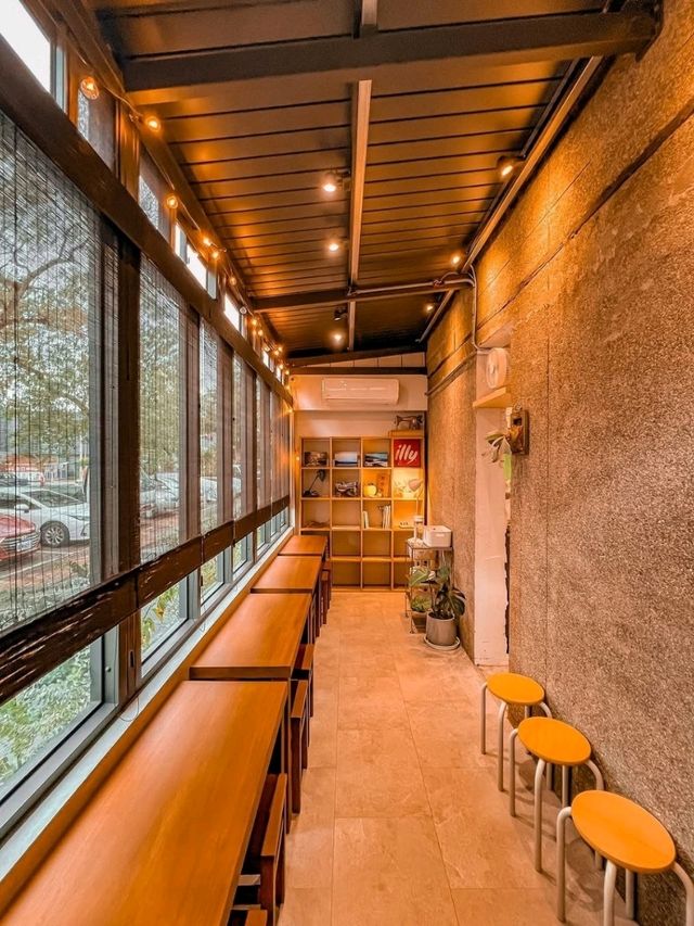 Ao Ringgo Cafe Hong Kong