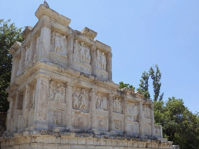 美と芸術が息づく古代都市、アフロディシアスで心を満たす旅。