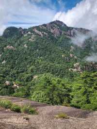 “The Whispering Stream of Huangshan”