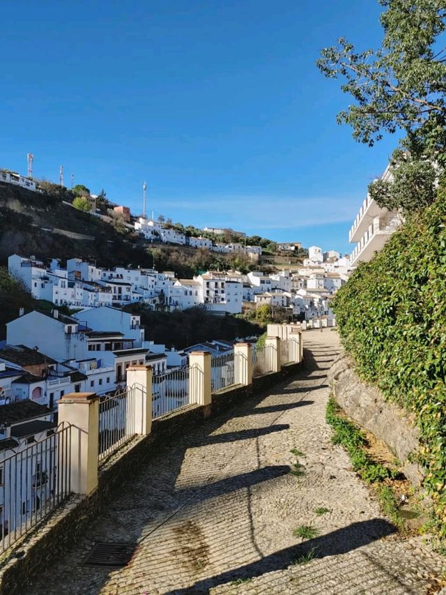 Rock Houses and Hidden Corners in Setenil de las Bodegas