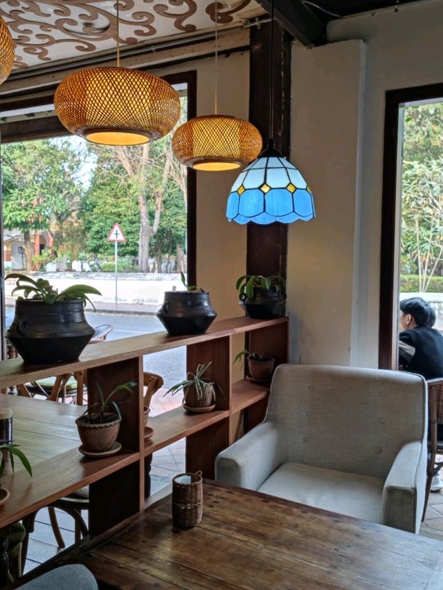 ☕ : Le Banneton Café  คาเฟ่หลวงพระบาง ลาว