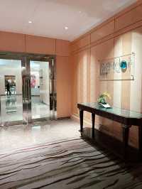 One World Hotel: A Luxurious Stay in a Prime Location