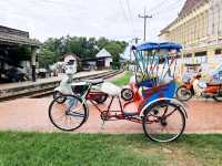 สถานีรถไฟบ้านแหลมนั่งสามล้อชมเมืองท่าฉลอม