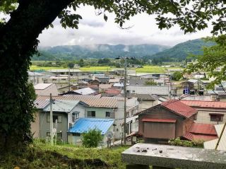 The Yorozu Tetsugorō Memorial Museum honors the pioneering yōga painter Tetsugorō Yorozu