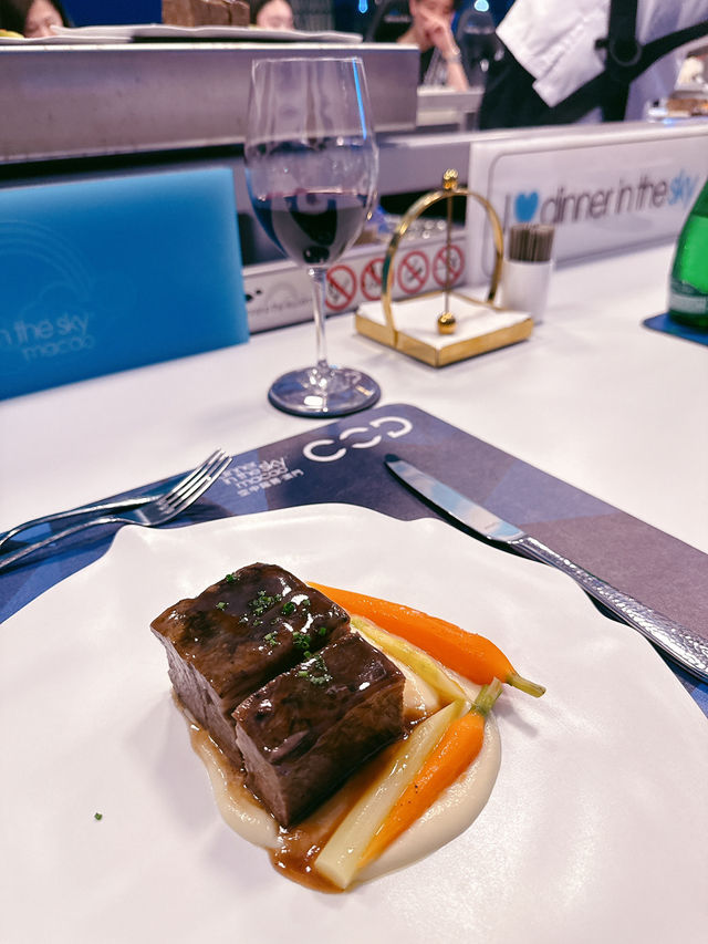 在50米高空用餐值得一試|澳門唯一的Dinner in the sky 在50米高空用餐值得一試|澳門唯一的Dinner in the sky