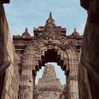 🏛️ Candi Sewu: Yogyakarta’s Ancient Buddhist Sanctuary – A Solo Traveler’s Guide