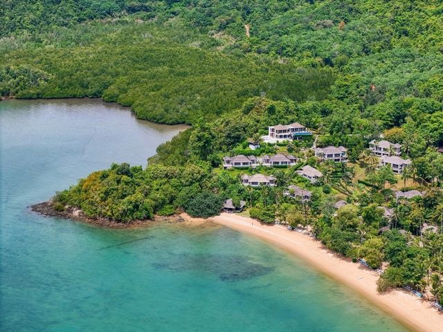 นอนพักเกาะสวรรค์ วิวหลักล้าน ชายหาดส่วนตัว