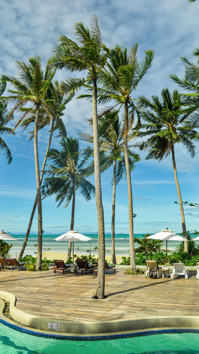 “เกาะล้าน – โลกสองใบในหนึ่งวัน”