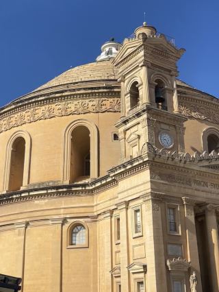 ⛪ Великолепный купольный собор Мальти, Моста Ротонда 🌿✨