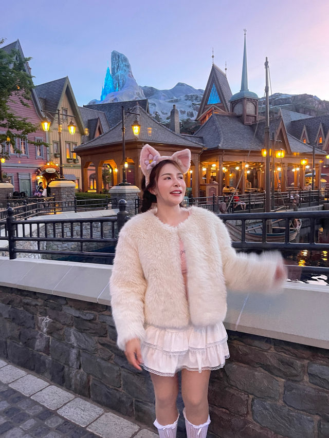 FROZEN Disneyland HK     