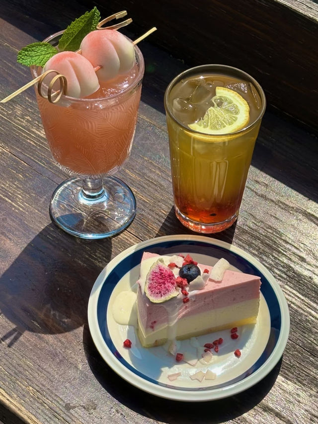 🍂 A Beautiful Afternoon at Sugar House Café, Shichahai