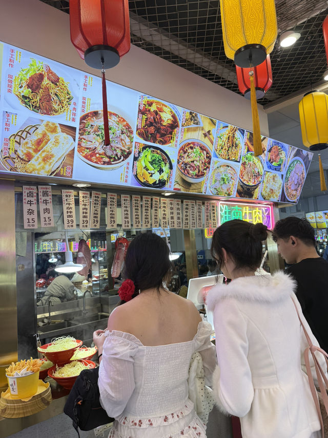 Yuyuan Garden. Shanghai Yuyuan Garden. Shanghai